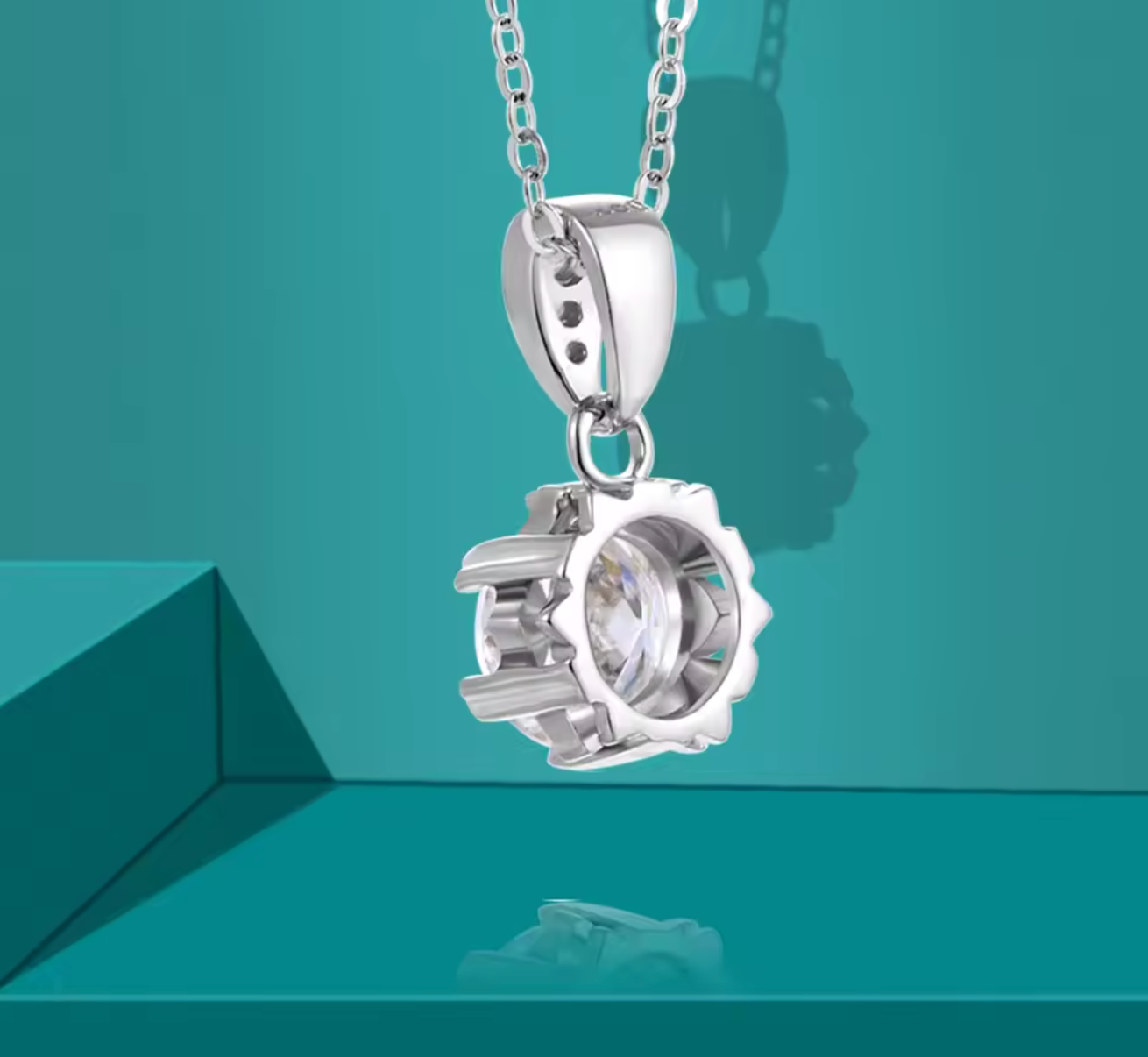 18K White Gold Moissanite Pendant Necklace